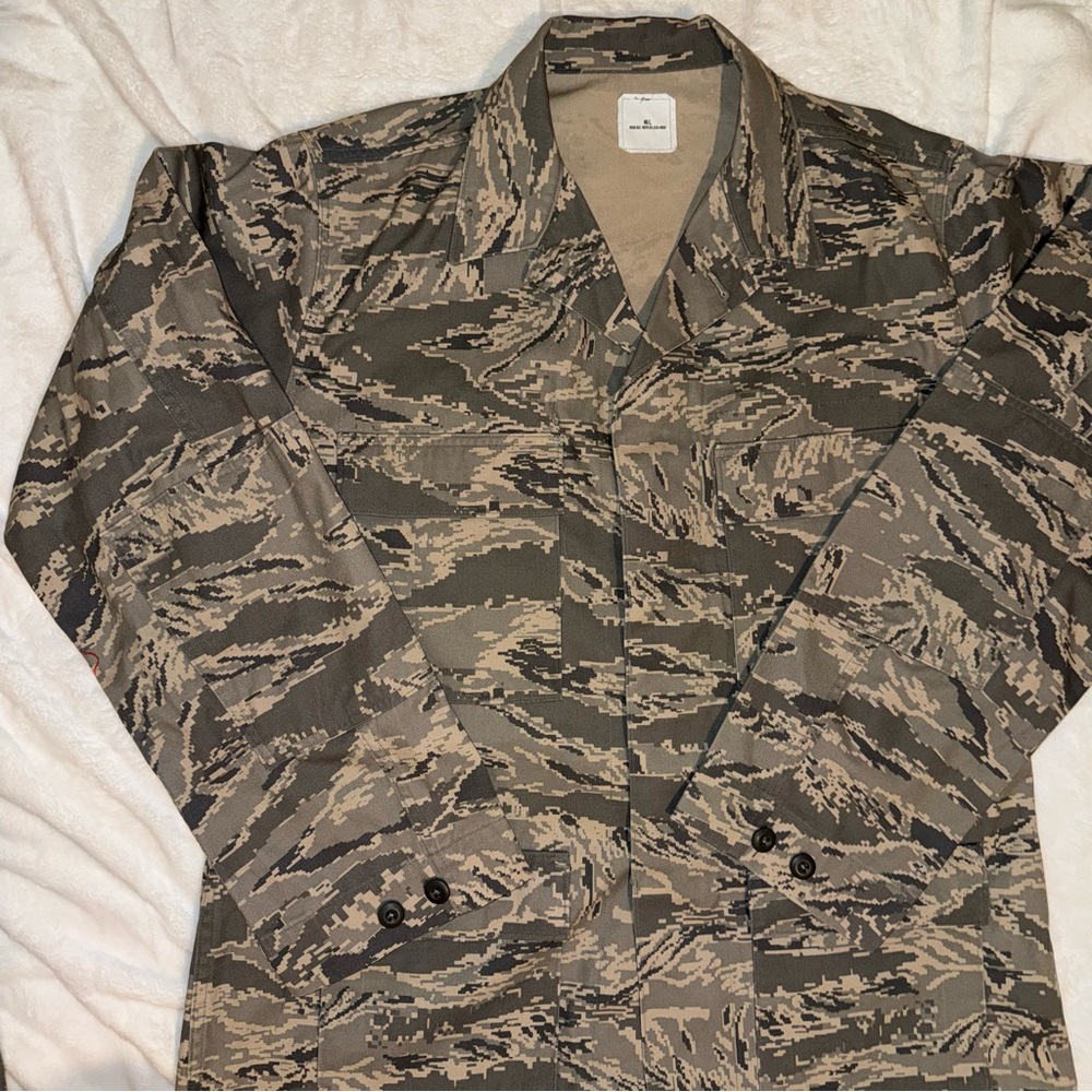 Camouflage Army Men's Jacket in great condition